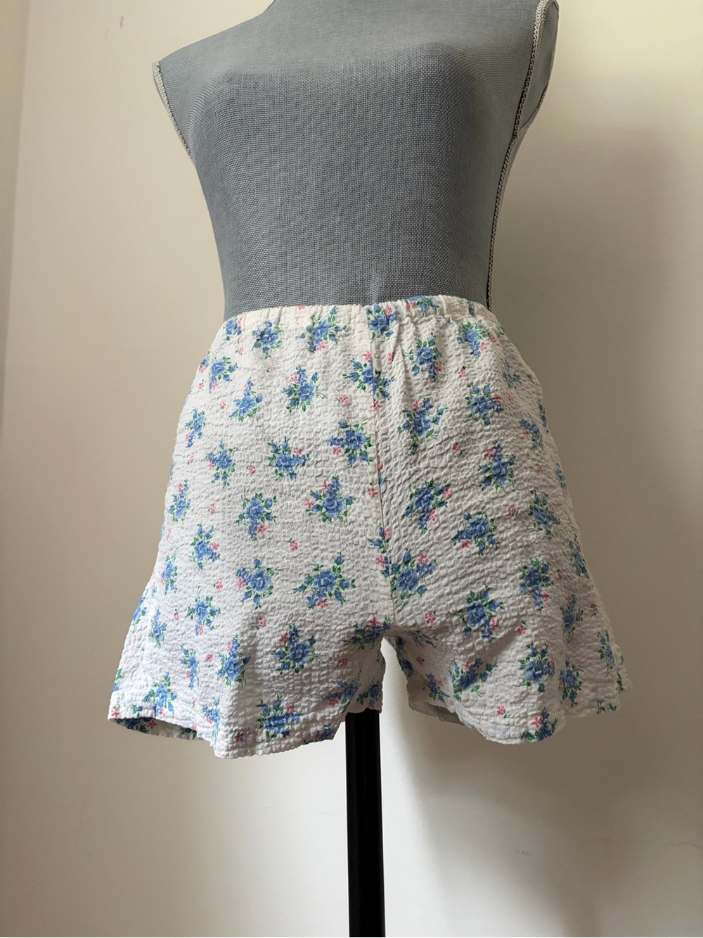 Vintage 60s Dot Floral Seersucker Cotton Lounge Shorts